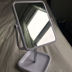 Double-sided vanity mirror